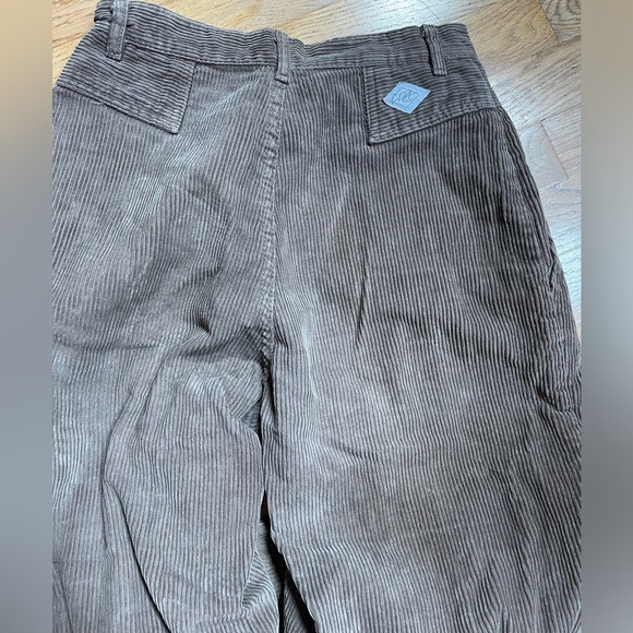 CDA Sports High Rise Pleated Corduroys - Picture 3 of 4